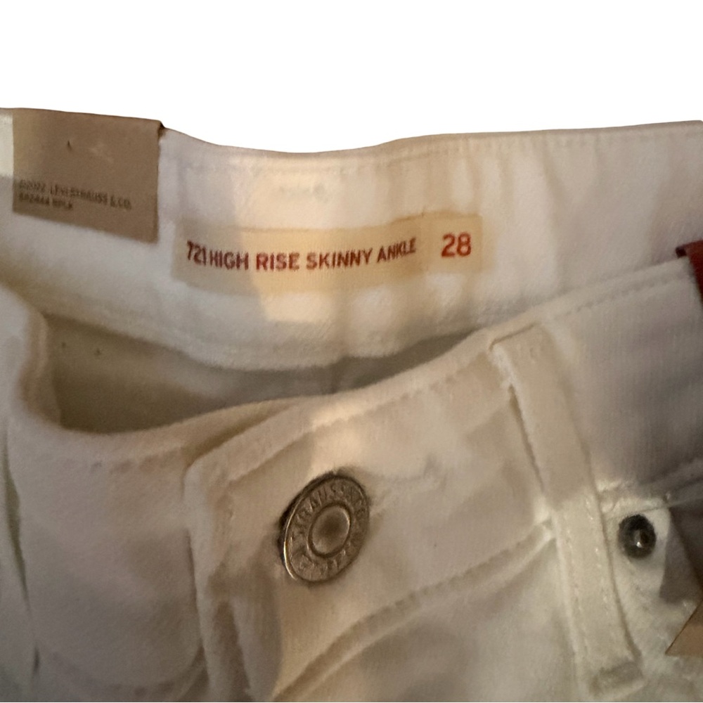 Levi Strauss ‎ 721 High Rise Skinny Ankle Jeans White Distressed Raw Hem Size 28 - Picture 4 of 7